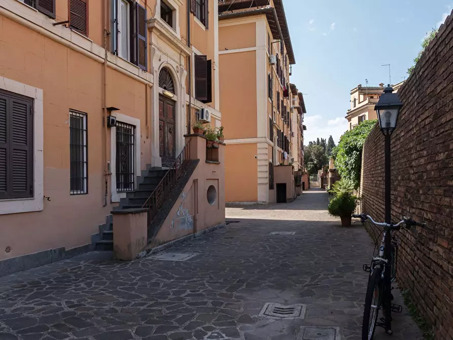 Immagine 21 di Appartamento in affitto  in Vicolo di Prato Falcone a Roma