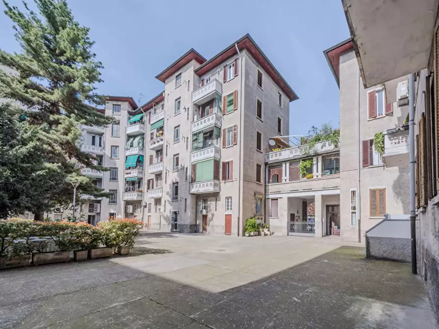 Immagine 19 di Appartamento in affitto  in Via Mac Mahon111 a Milano