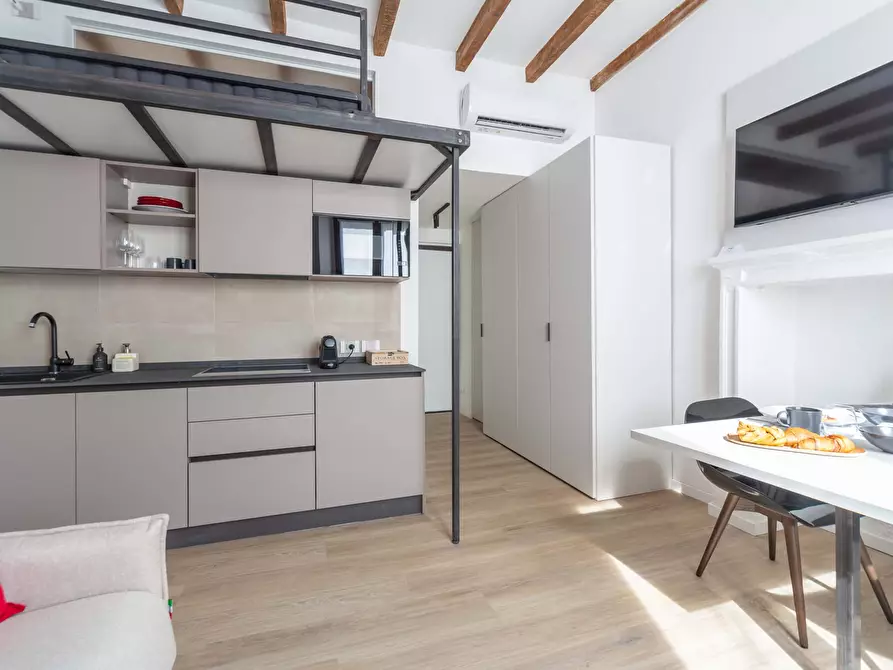 Immagine 30 di Appartamento in affitto  in Via Antonio Fogazzaro8 a Milano