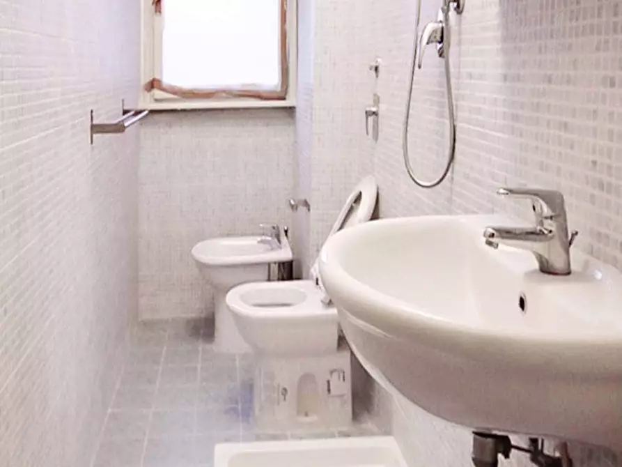 Immagine 8 di Camera in affitto  in Viale Campania29 a Milano