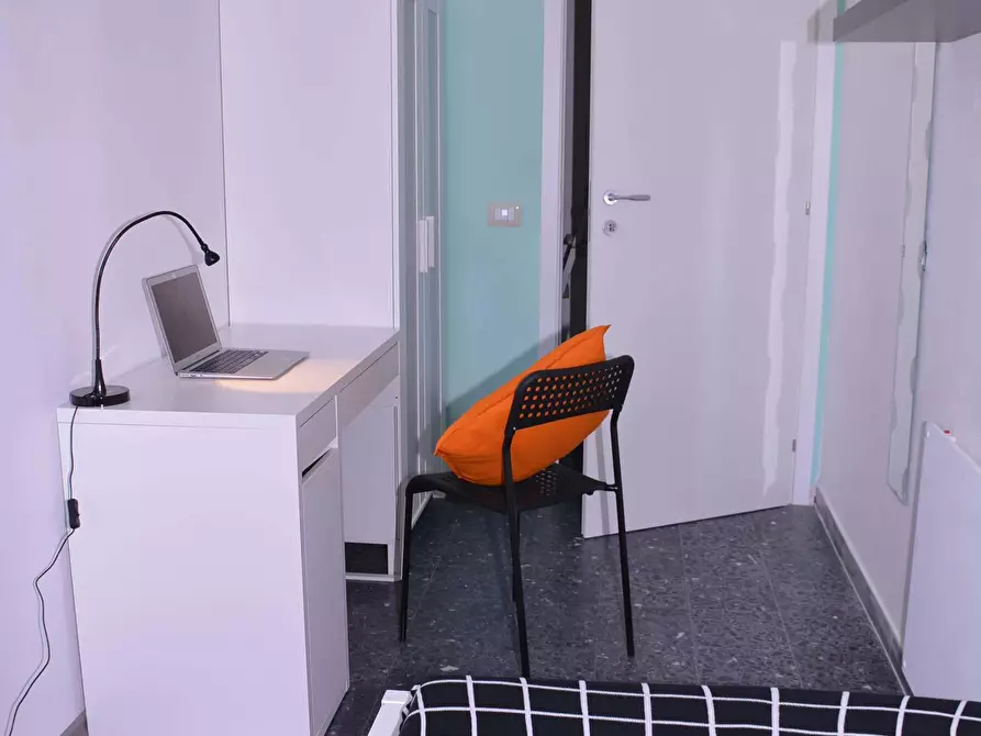 Immagine 2 di Camera in affitto  in Via Ingurtosu9 a Cagliari