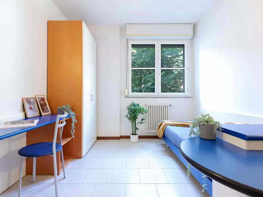 Immagine 2 di Camera in affitto  in Via Pannilani17 a Como