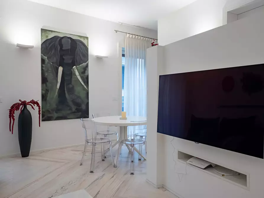 Immagine 23 di Appartamento in affitto  in Corso Europa10 a Milano