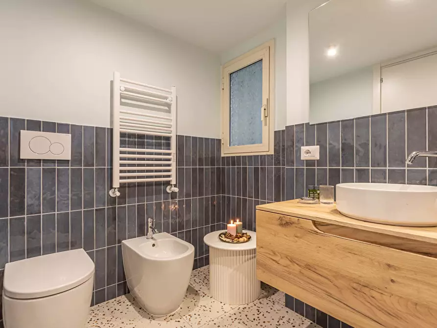 Immagine 21 di Appartamento in affitto  in Via della Madonna dei Monti15 a Roma