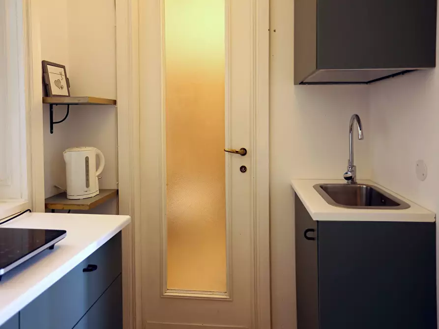 Immagine 4 di Appartamento in affitto  in Via dei Piatti8 a Milano