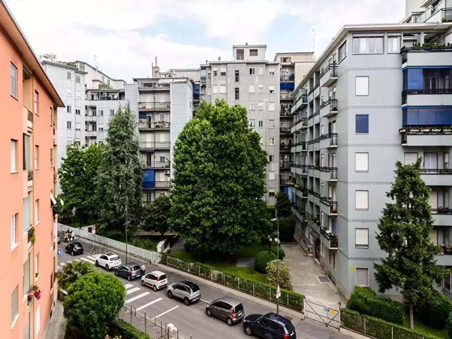 Immagine 31 di Camera in affitto  in VIA CAVEZZALI19 a Milano