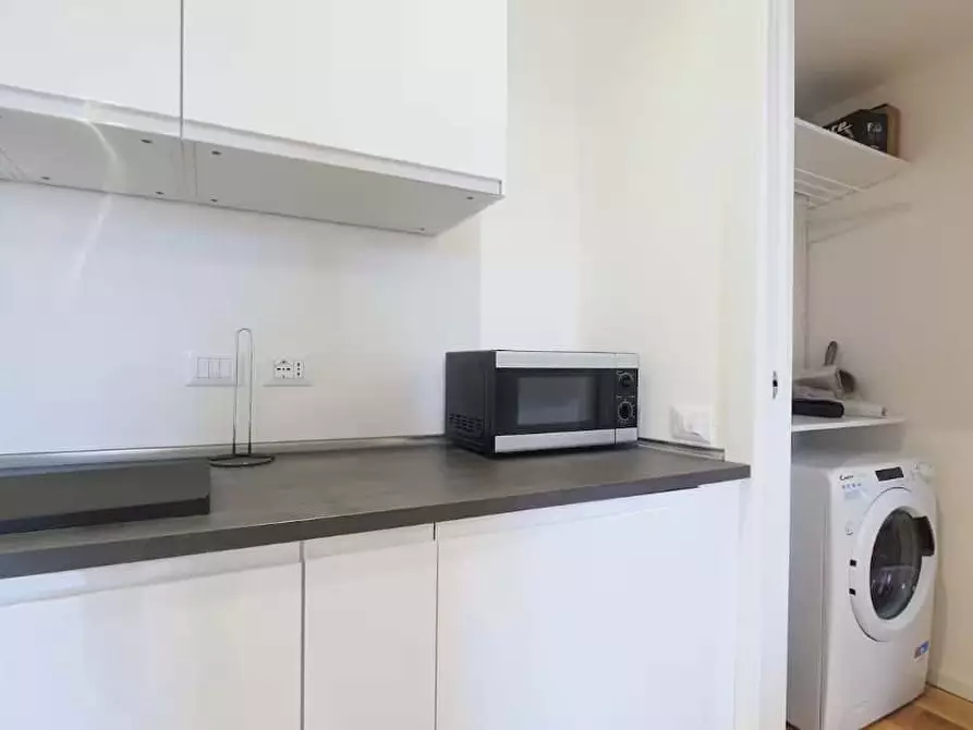Immagine 26 di Appartamento in affitto  in Via Melzo16 a Milano
