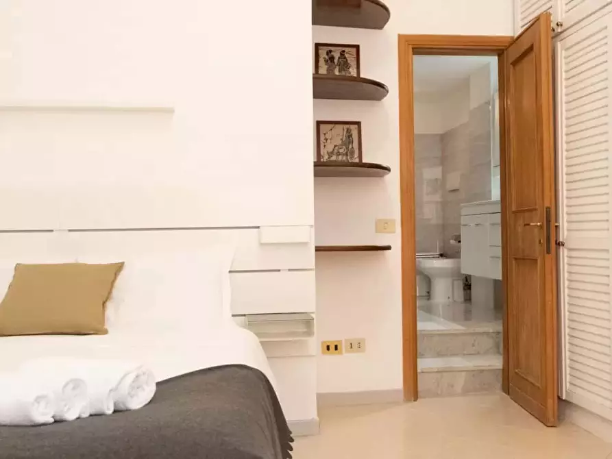 Immagine 12 di Appartamento in affitto  in Via Sardegna29 a Roma