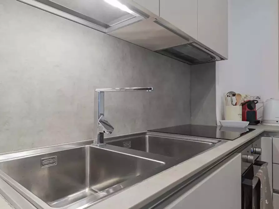 Immagine 27 di Appartamento in affitto  in Viale Campania23 a Milano