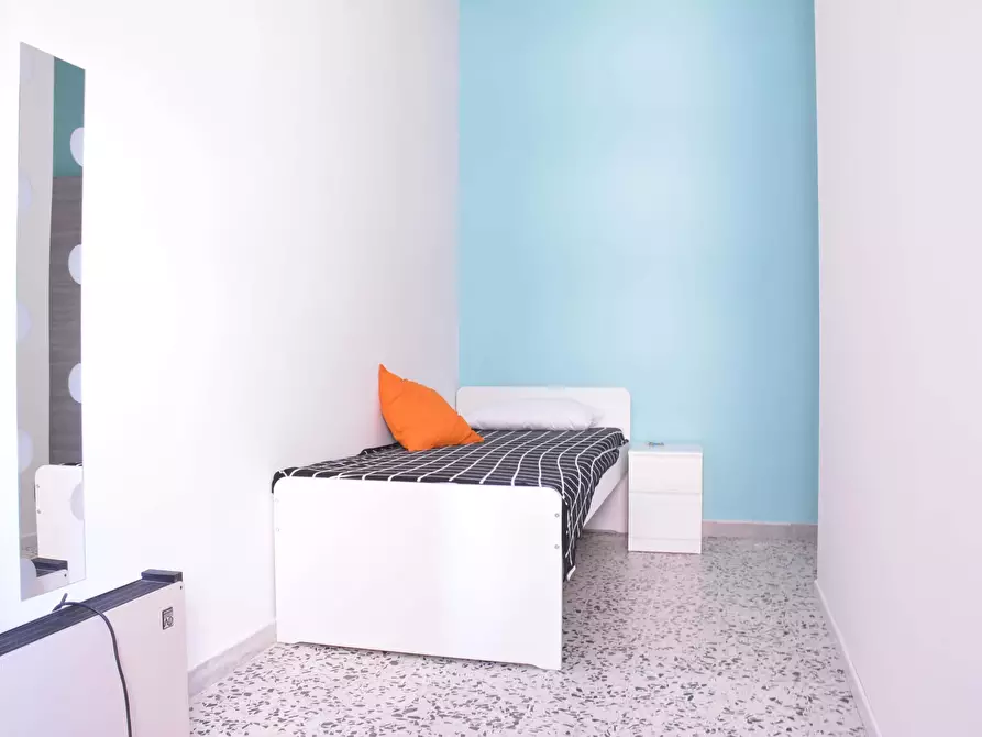 Immagine 2 di Camera in affitto  in Via dei Giudicati1 a Cagliari