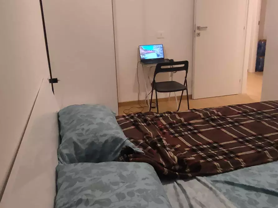 Immagine 3 di Camera in affitto  in Via Lorenteggio205 a Milano