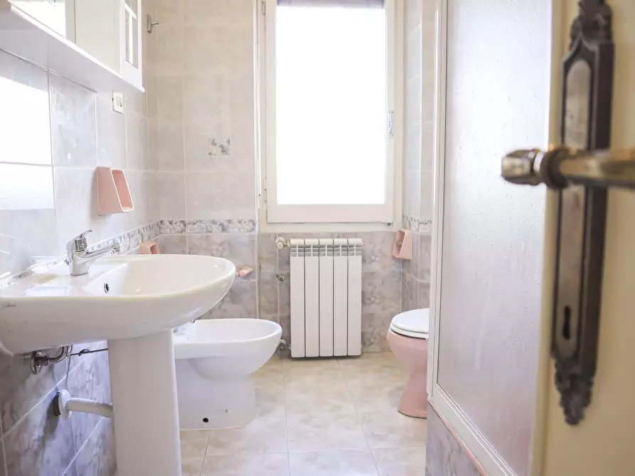 Immagine 18 di Camera in affitto  in Via Ludovico Ariosto11 a Cagliari