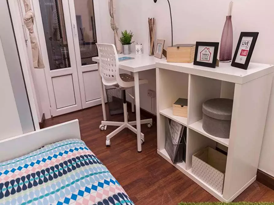 Immagine 2 di Camera in affitto  in Via Giulio Tarra1 a Milano