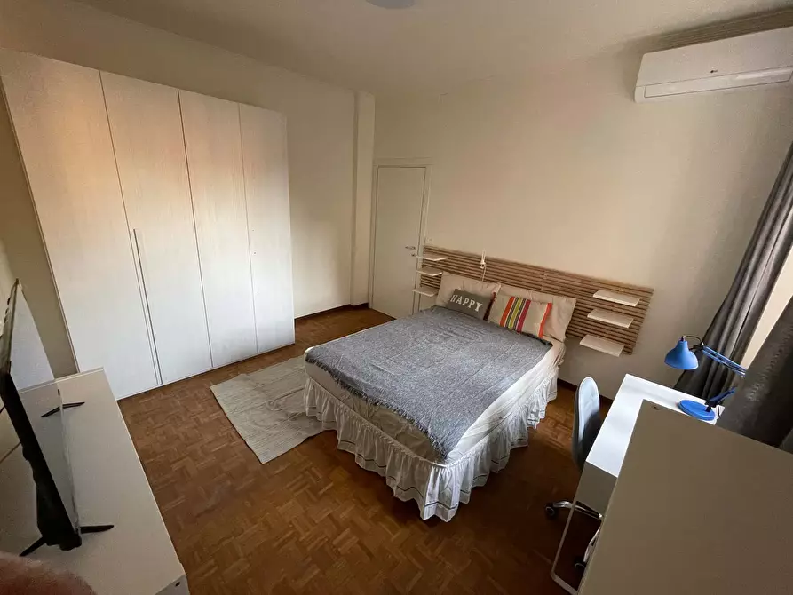 Immagine 11 di Camera in affitto  in Via Tiziano Vecellio46 a Torino