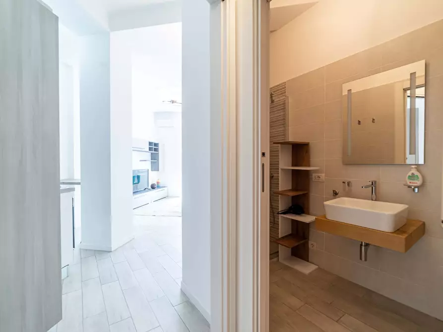 Immagine 16 di Appartamento in affitto  in Via Tonale5 a Milano