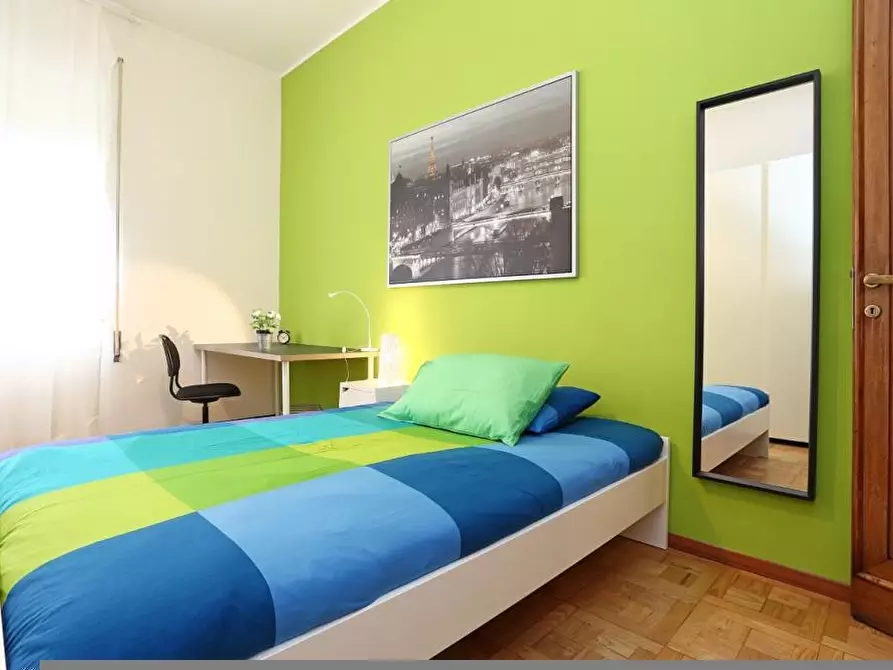 Immagine 1 di Camera in affitto  in Via Rodolfo Lanciani1 a Roma