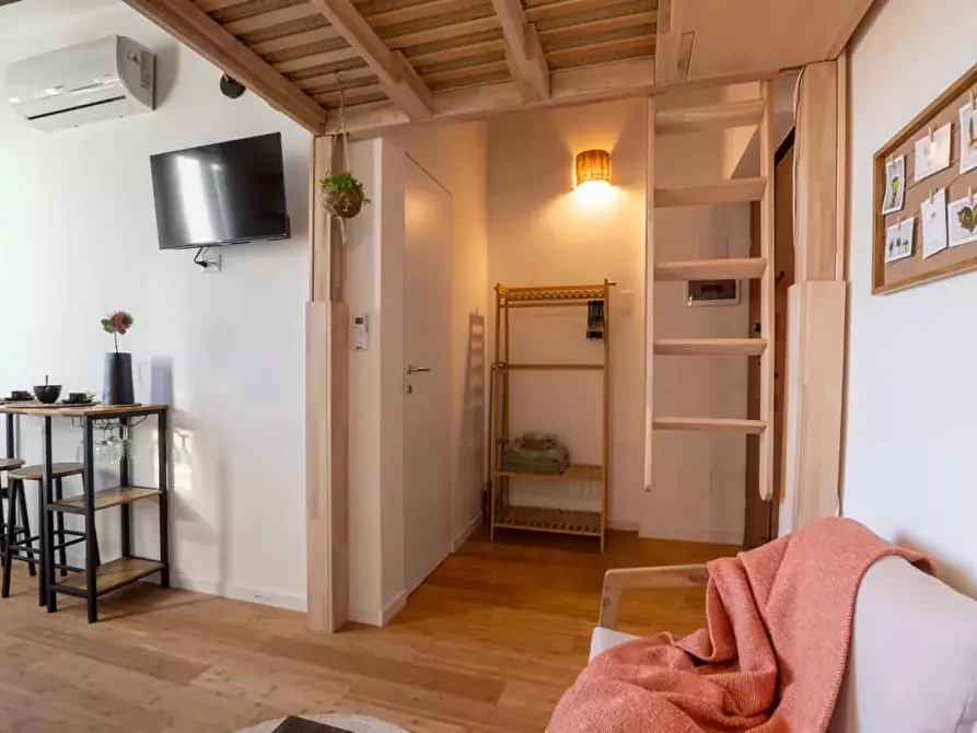 Immagine 2 di Appartamento in affitto  in Via Vincenzo Russo8 a Milano