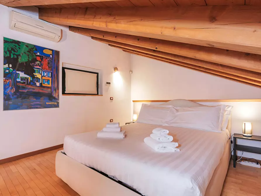 Immagine 33 di Appartamento in affitto  in Via Coluccio Salutati a Milano