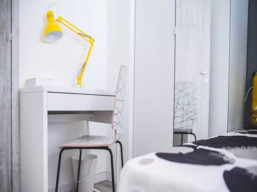 Immagine 2 di Camera in affitto  in Via Paolo Bassi25 a Milano