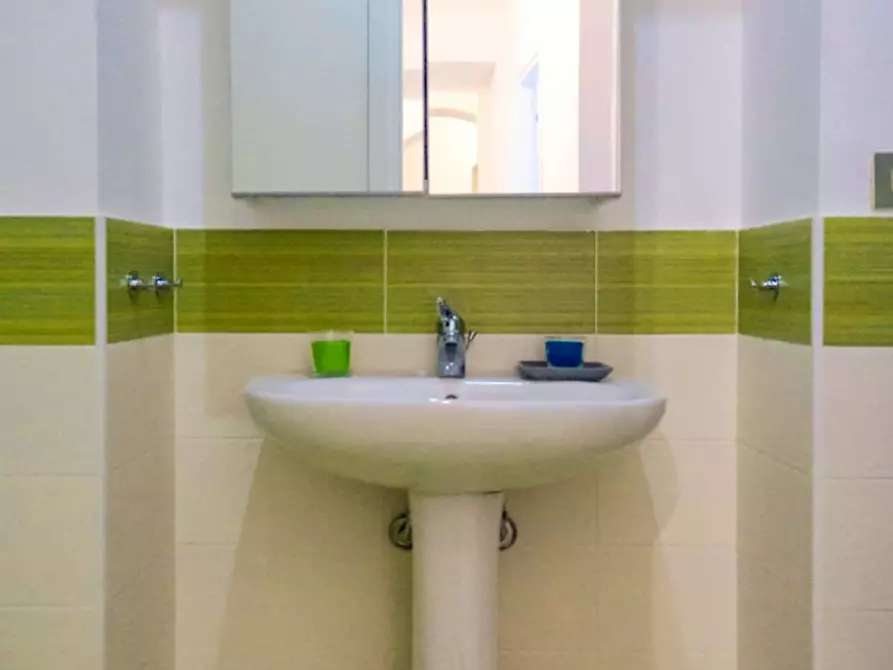 Immagine 12 di Camera in affitto  in Piazza Emanuele Filiberto a Torino