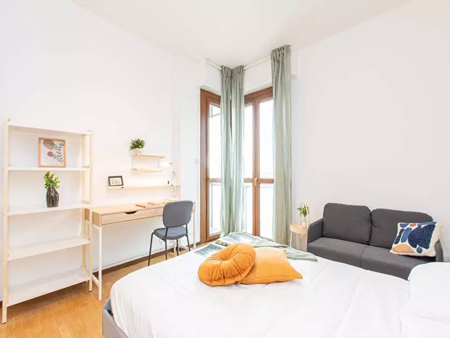 Immagine 5 di Camera in affitto  in Viale Sondrio7 a Milano