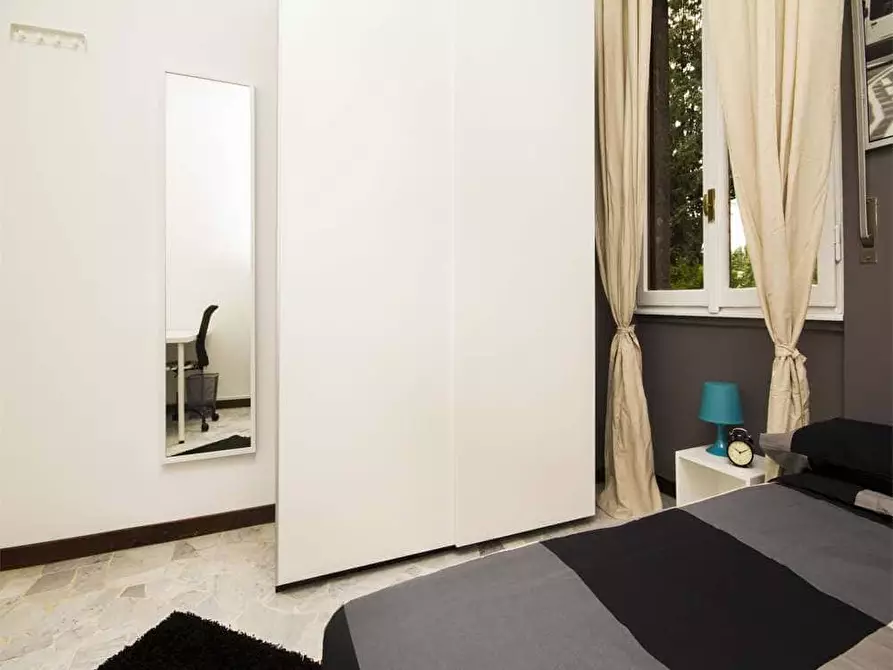 Immagine 3 di Camera in affitto  in Via Salvatore Barzilai5 a Milano