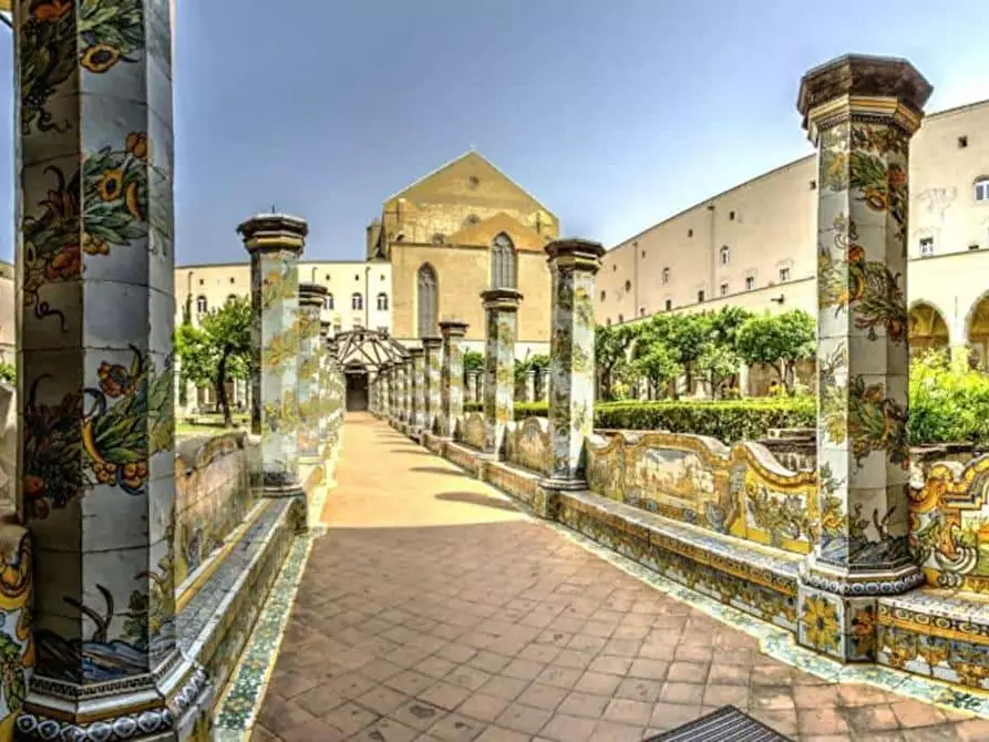 Immagine 62 di Camera in affitto  in Via dei Tribunali268 a Napoli