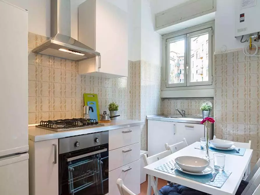 Immagine 10 di Camera in affitto  in Via Tarquinio Prisco3 a Milano