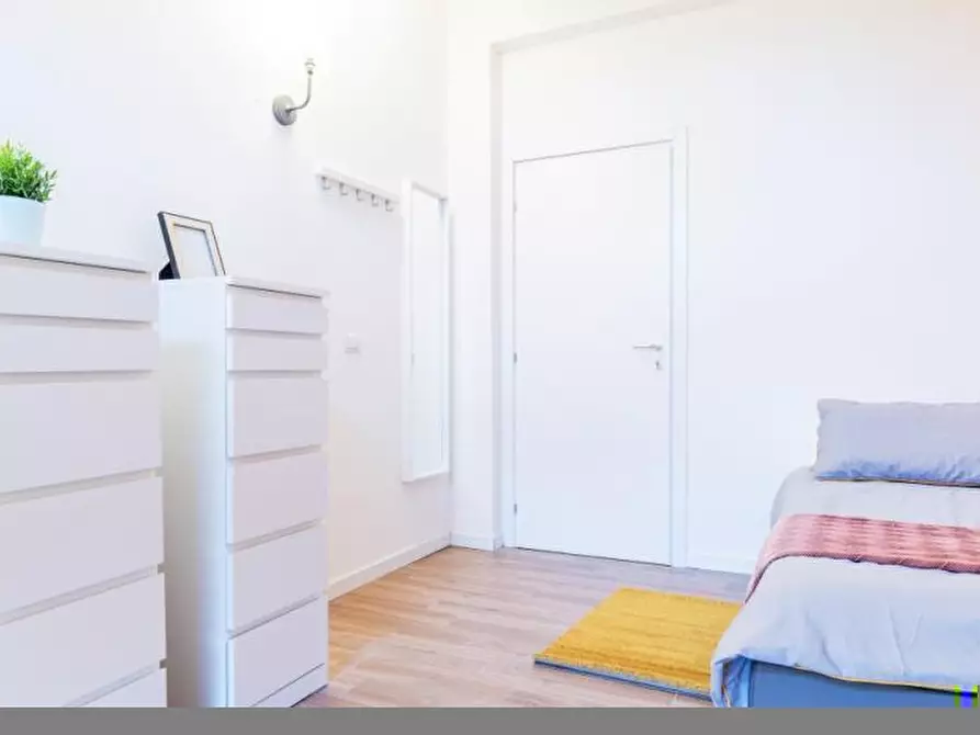 Immagine 4 di Camera in affitto  in Viale Alfredo Oriani26 a Bologna