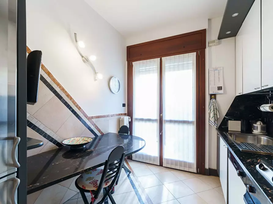 Immagine 15 di Appartamento in affitto  in Viale San Gimignano13 a Milano