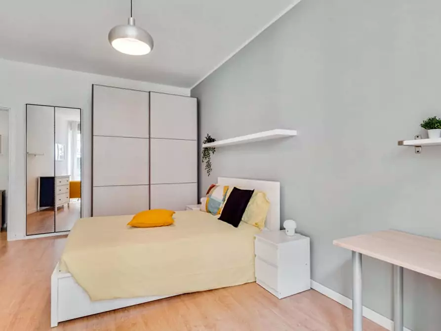 Immagine 3 di Camera in affitto  in Piazza Geremia Bonomelli4 a Milano