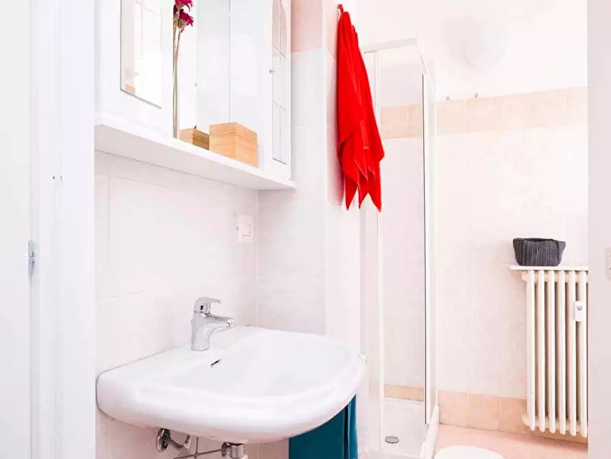 Immagine 29 di Camera in affitto  in Via Legnone15 a Milano