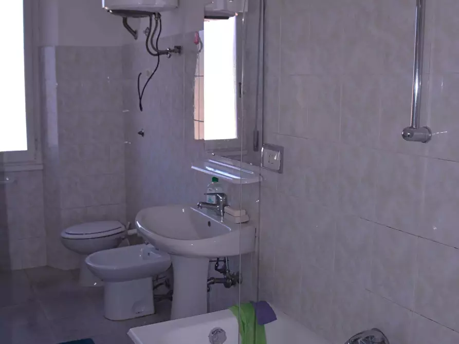 Immagine 7 di Camera in affitto  in Via Ingurtosu9 a Cagliari