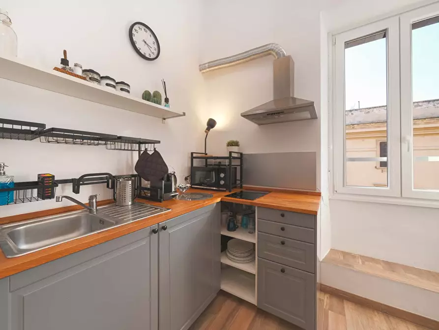 Immagine 2 di Appartamento in affitto  in Via del Commercio12 a Roma