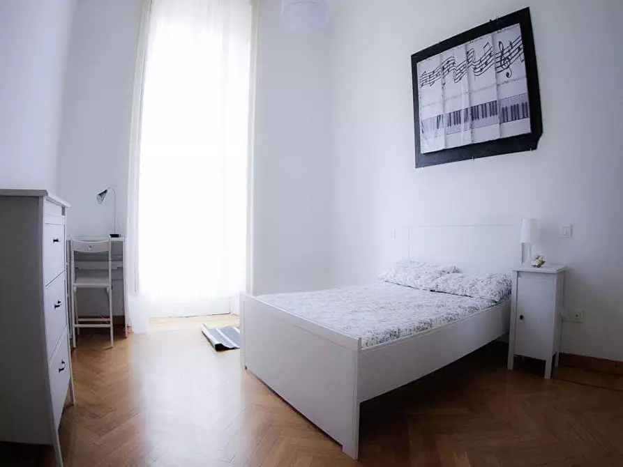 Immagine 6 di Camera in affitto  in Viale Regina Giovanna38 a Milano