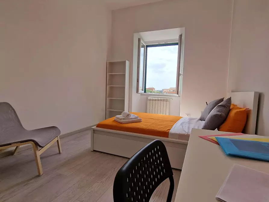 Immagine 6 di Camera in affitto  in Via Ostiense343 a Roma