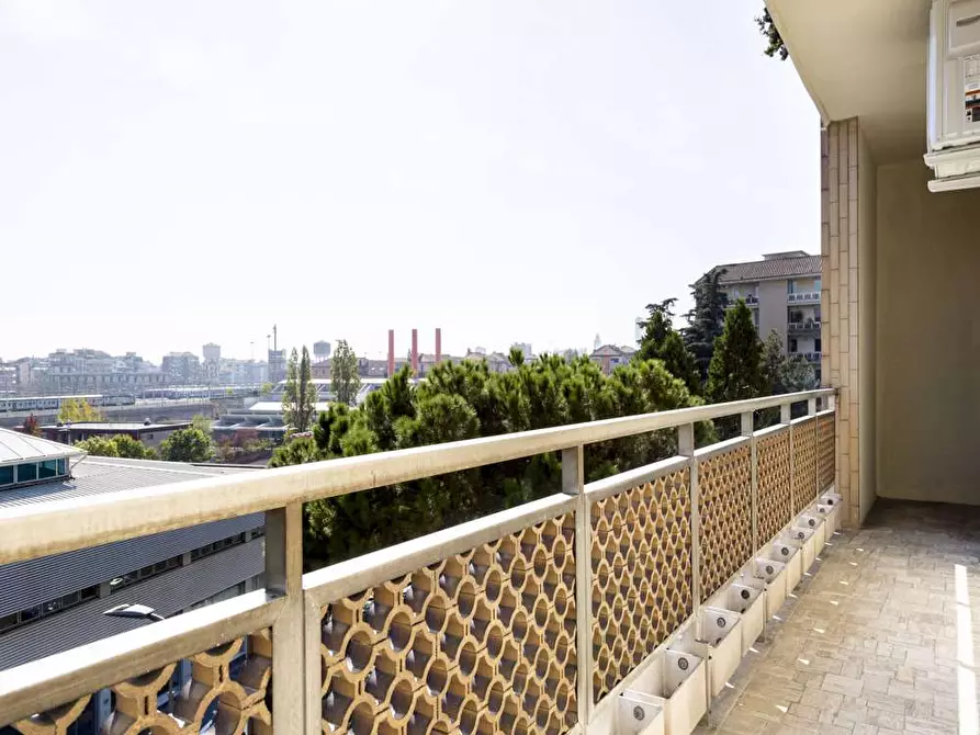 Immagine 1 di Camera in affitto  in Via Gianfranco Zuretti75 a Milano