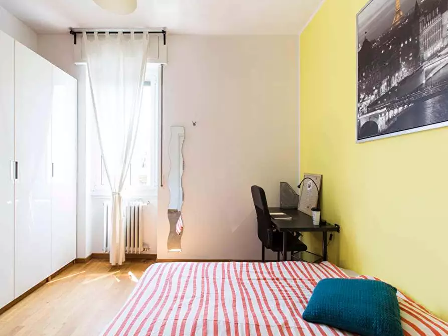 Immagine 2 di Camera in affitto  in Via Volterra12 a Milano