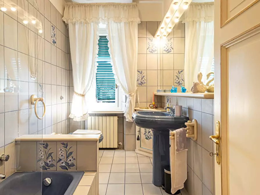 Immagine 25 di Appartamento in affitto  in Viale Lazzaro Papi117 a Lucca