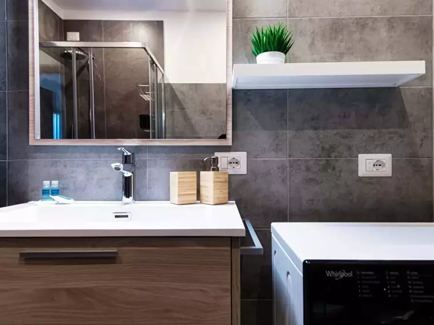 Immagine 22 di Appartamento in affitto  in Viale Innocenzo XI39 a Como