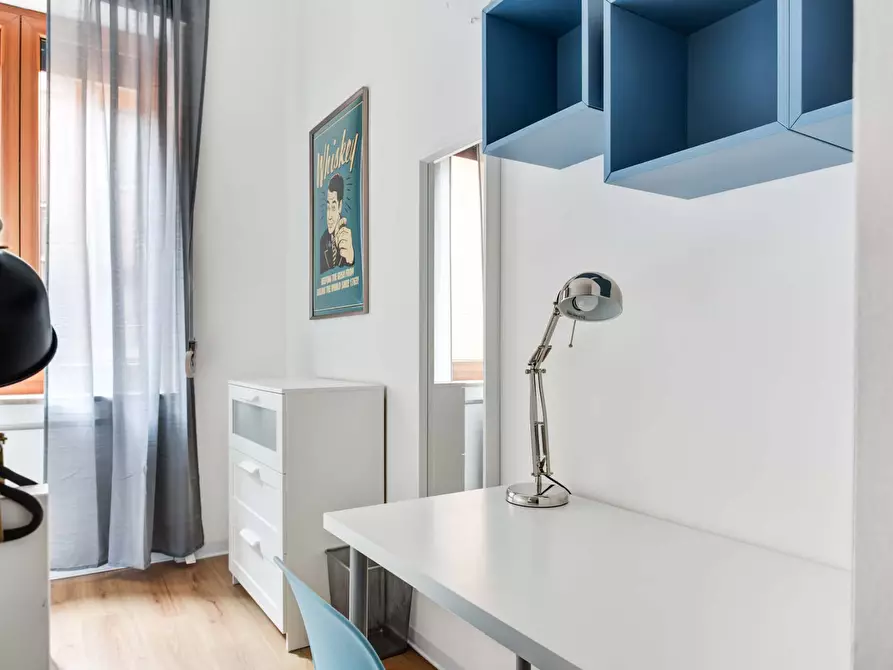 Immagine 3 di Camera in affitto  in Via Stromboli1 a Milano