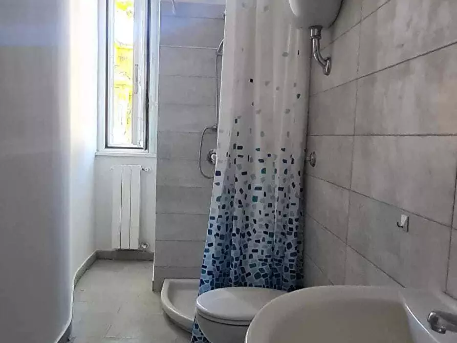 Immagine 14 di Camera in affitto  in Via Ostiense343 a Roma