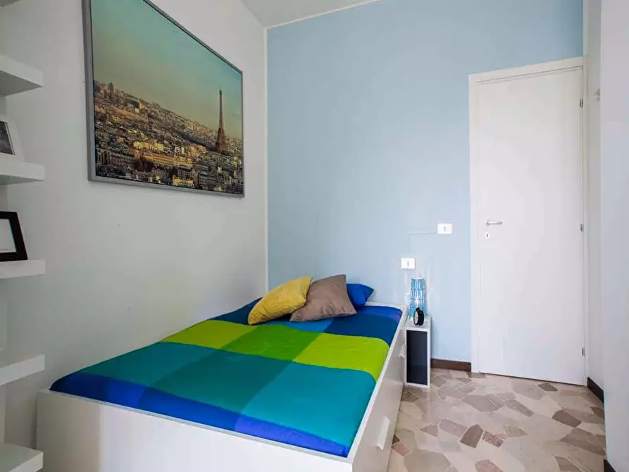 Immagine 3 di Camera in affitto  in Via Raffaello Bertieri1 a Milano