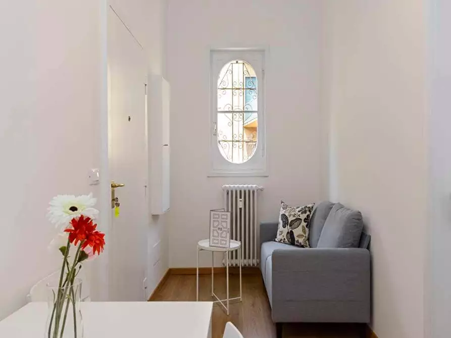 Immagine 17 di Camera in affitto  in Via Mauro Macchi42 a Milano