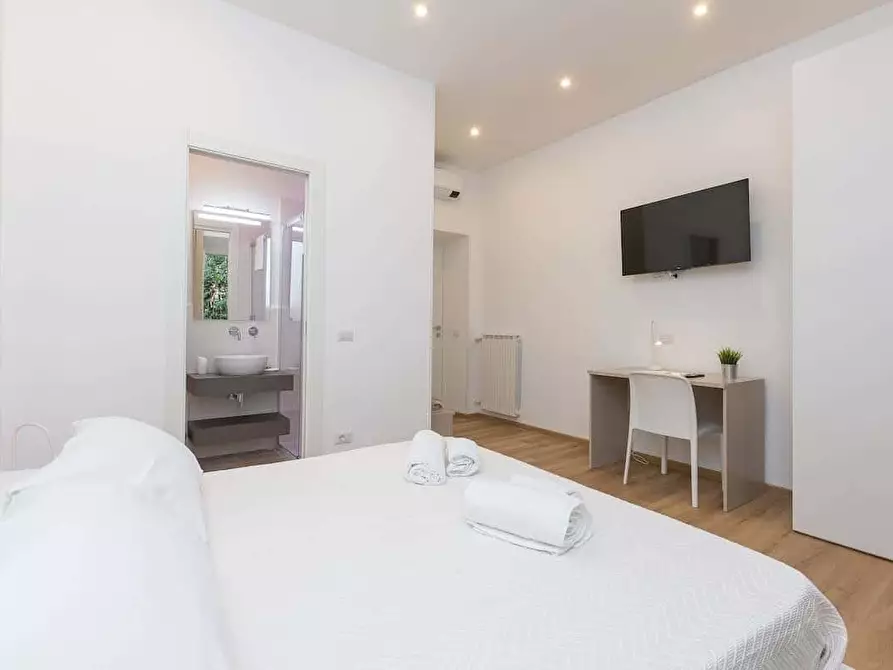 Immagine 35 di Appartamento in affitto  in Via Angelo Poliziano61 a Roma