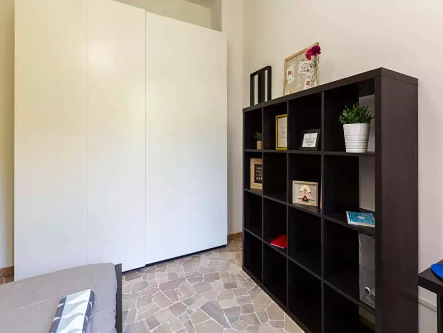 Immagine 5 di Camera in affitto  in Via Lorenteggio84 a Milano