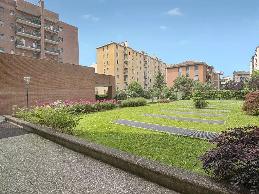 Immagine 15 di Appartamento in affitto  in Via Ronchi2 a Milano