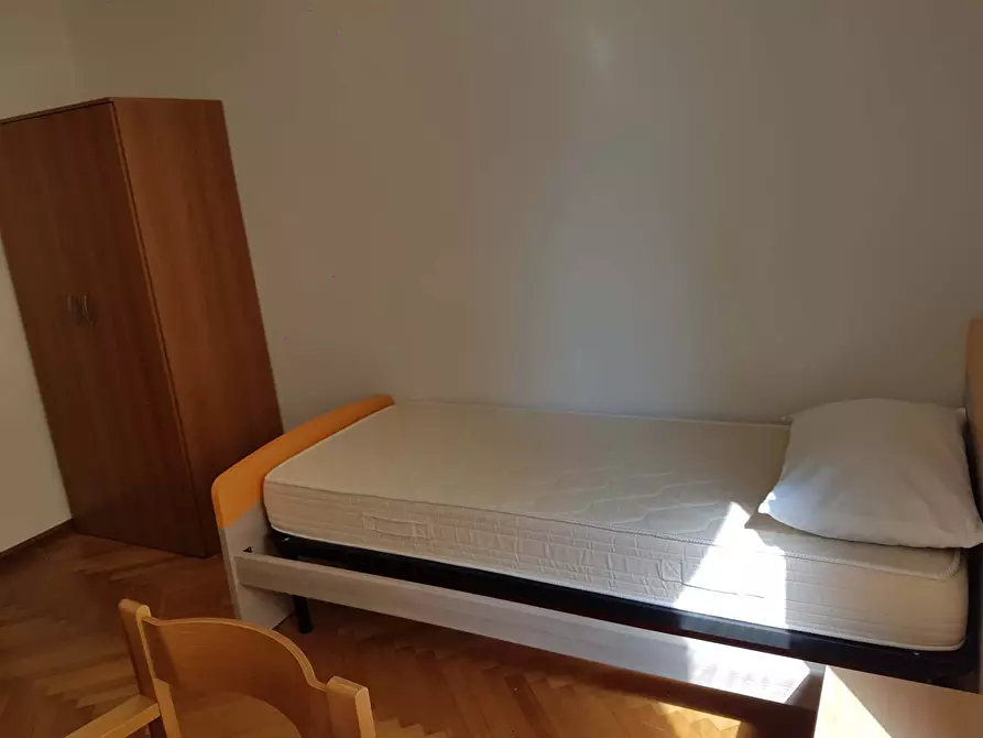 Immagine 1 di Camera in affitto  in Via Fratelli Perini9 a Trento