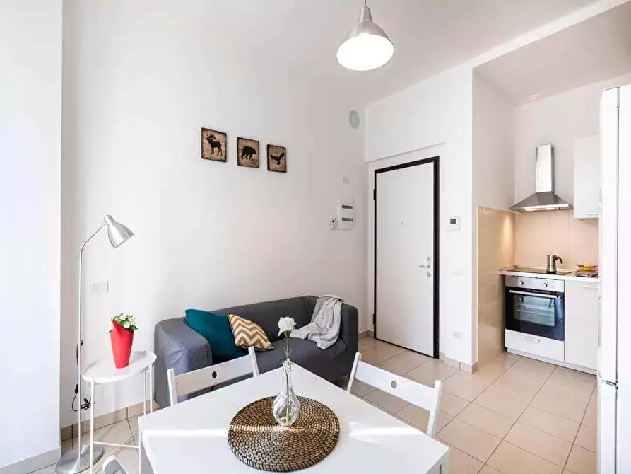 Immagine 29 di Camera in affitto  in Via Gardone5 a Milano