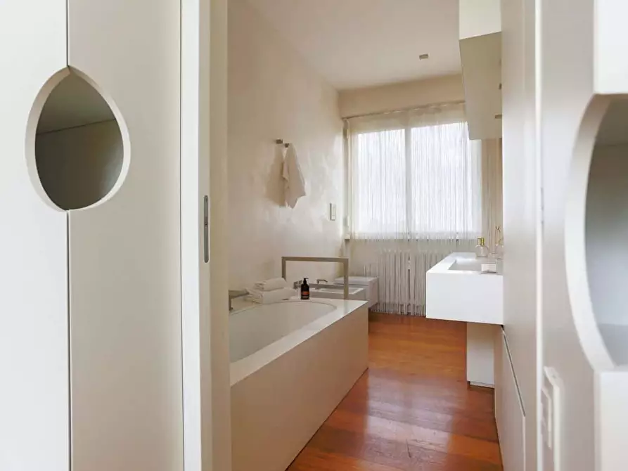 Immagine 38 di Appartamento in affitto  in Viale Cassala59 a Milano